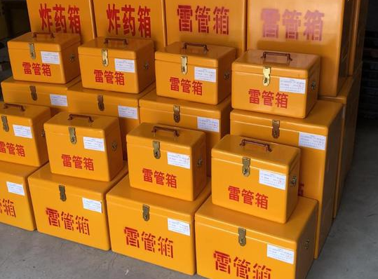大城玻璃钢雷管箱的使用寿命一般是多少？